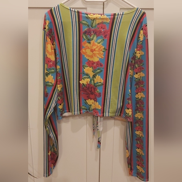 PRETTYLITTLETHING tie front top - Picture 3 of 5